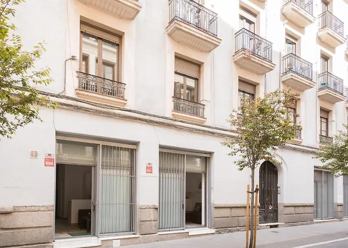Duplex In Anton Martin B2